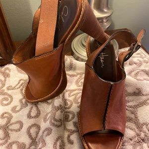 NEW Cole Haan leather sandals